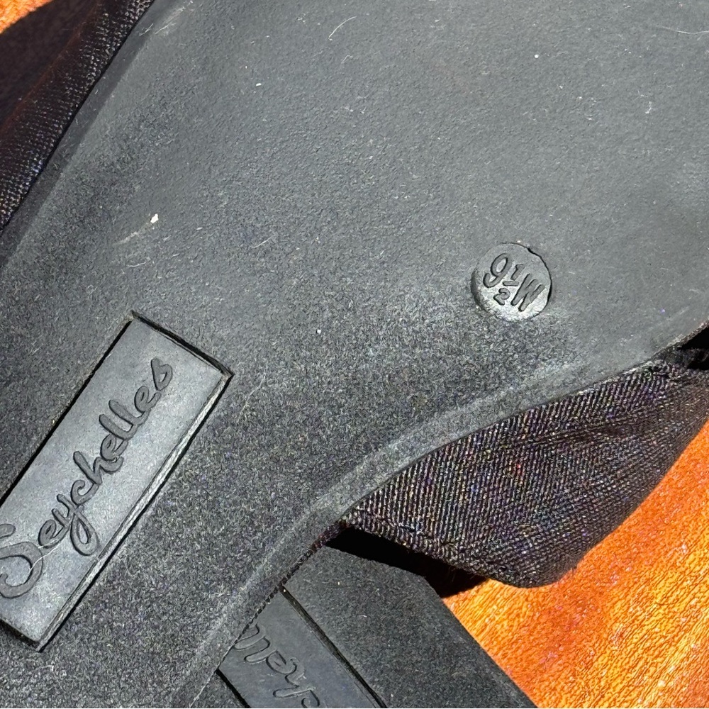 Point Toe Flats Seychelles  Black Size 9.5 With Memory Foam Sole - Picture 2 of 8